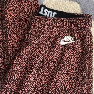 Nike Salmon Leggings